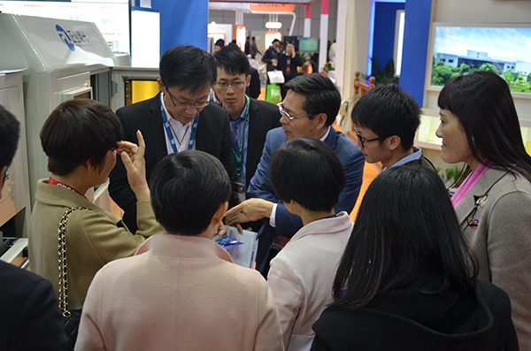 麻豆国产在线激光展示 麻豆国产在线激光展示